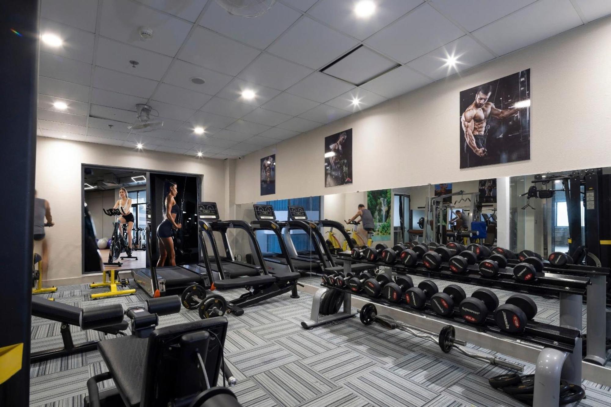 Virgo Hotel Nha Trang Exterior foto The gym at the hotel